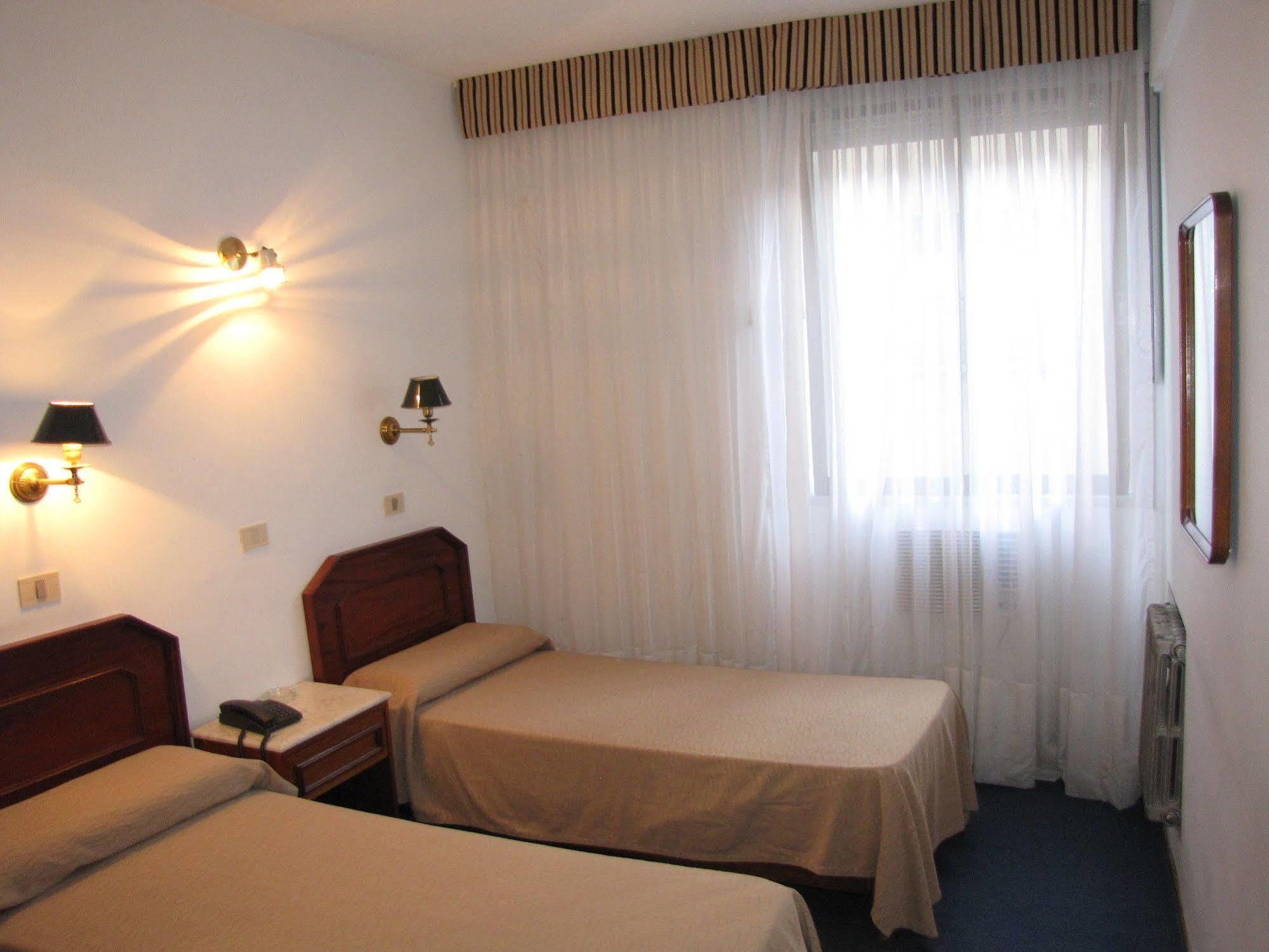 Hotel Tres Sargentos Buenos Aires Eksteriør billede