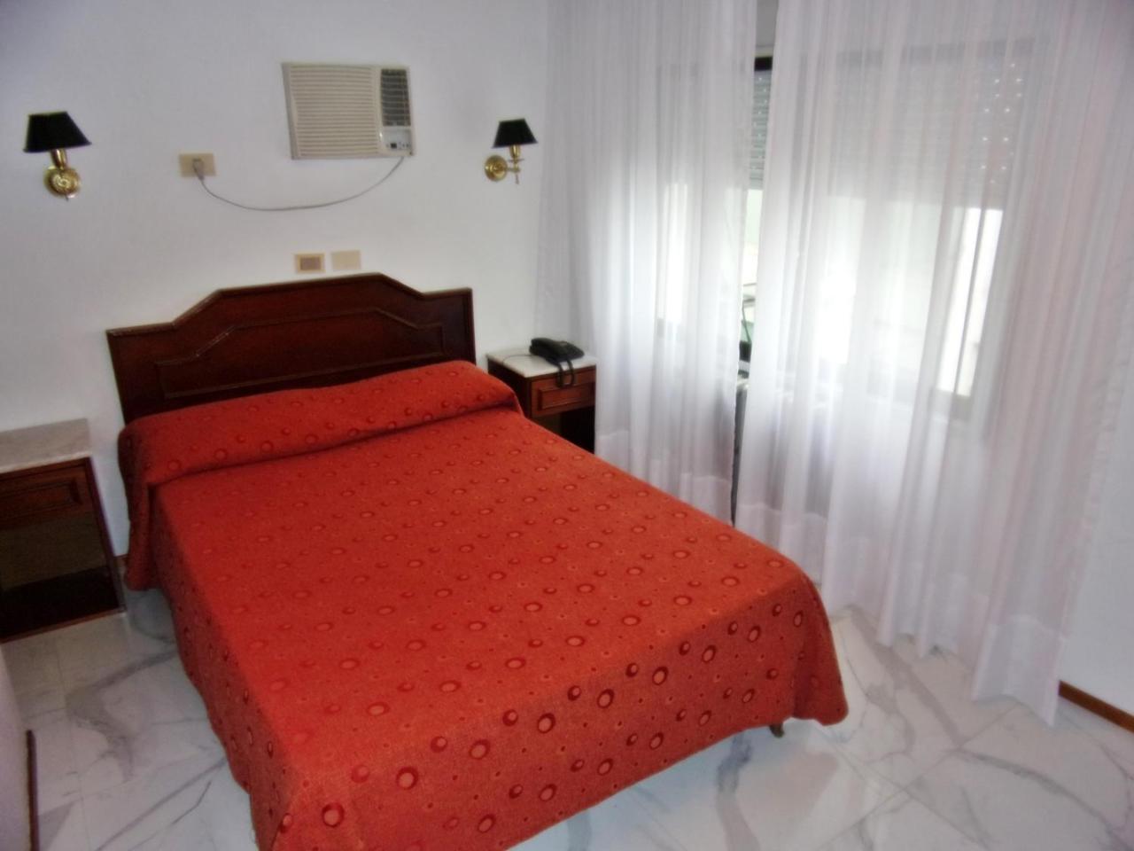 Hotel Tres Sargentos Buenos Aires Eksteriør billede