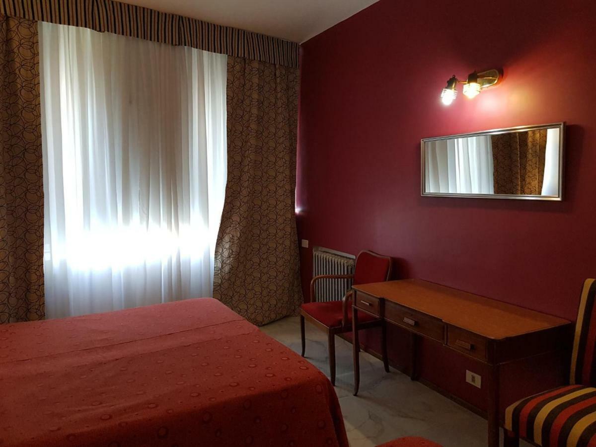 Hotel Tres Sargentos Buenos Aires Eksteriør billede